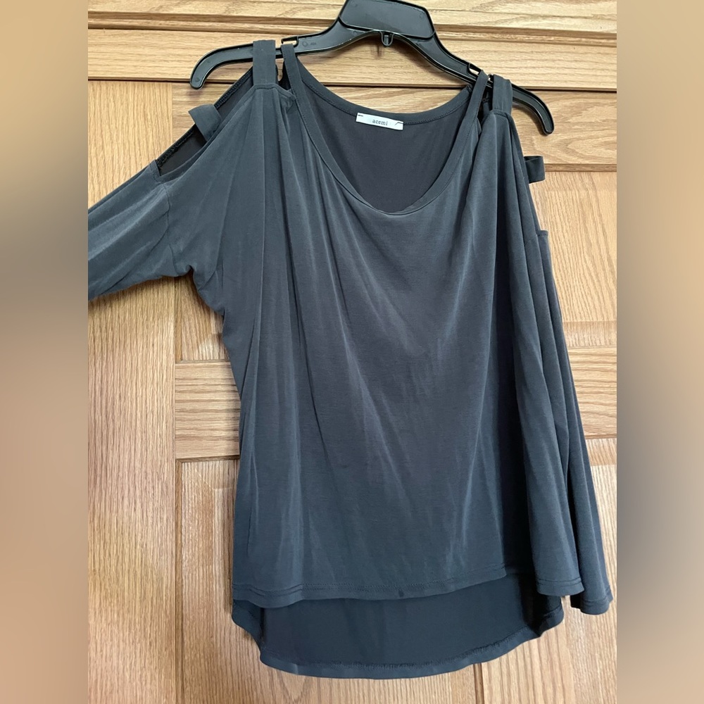 Open shoulder long sleeve